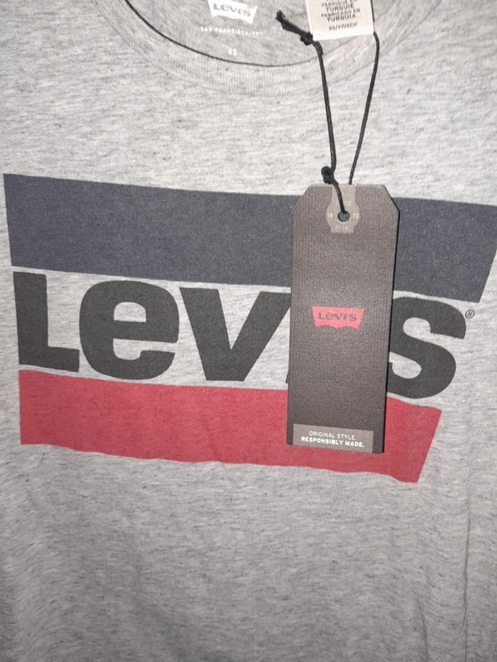 Top neuf levi's xs 🚺 - photo numéro 2