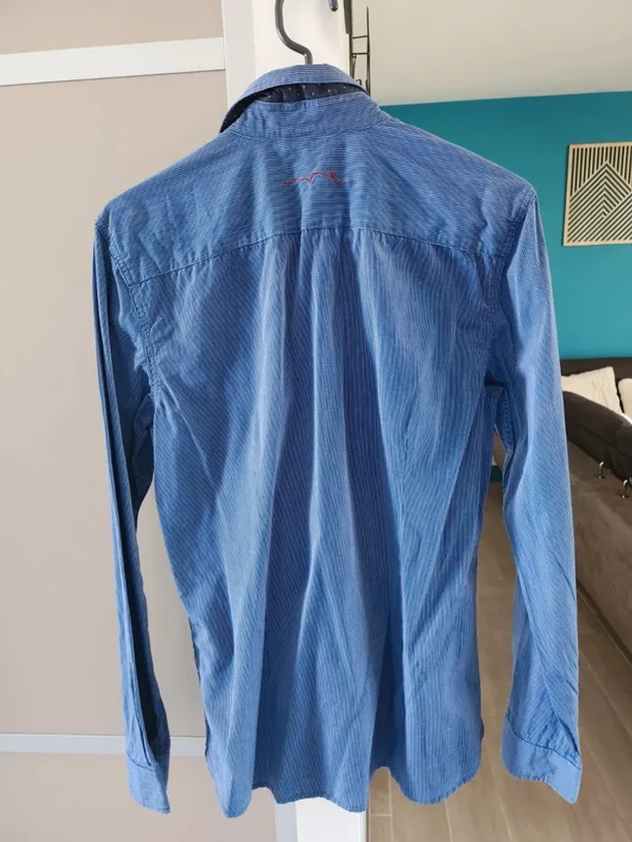 chemises manches longues Teddy Smith taille S en excellent état bleue et blanche rayures - photo numéro 2