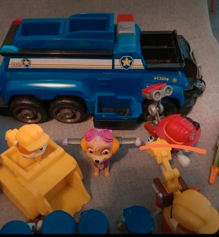 Gros lot de véhicules et figurines pat patrouille - photo numéro 3