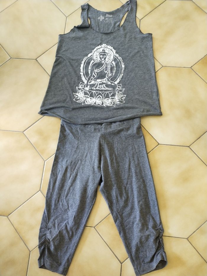 Ensemble fitness femme gris