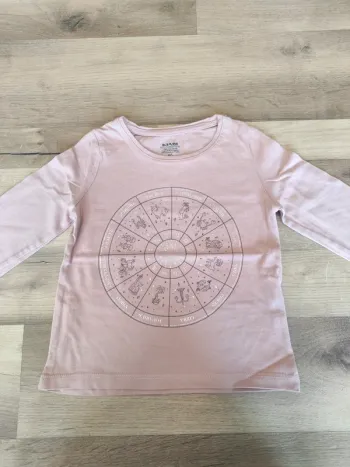 Tee-shirt ML kiabi 4 ans en TBE