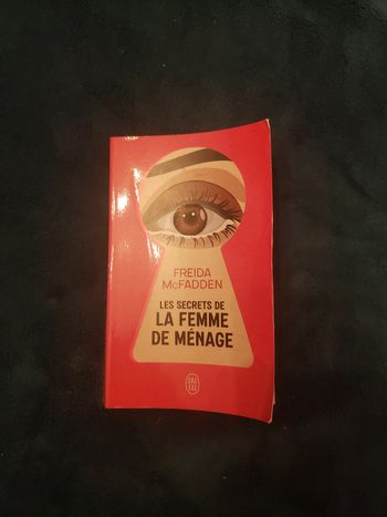 Livre 📖 Les secrets de la femme de ménage Freida Mcfadden 5€