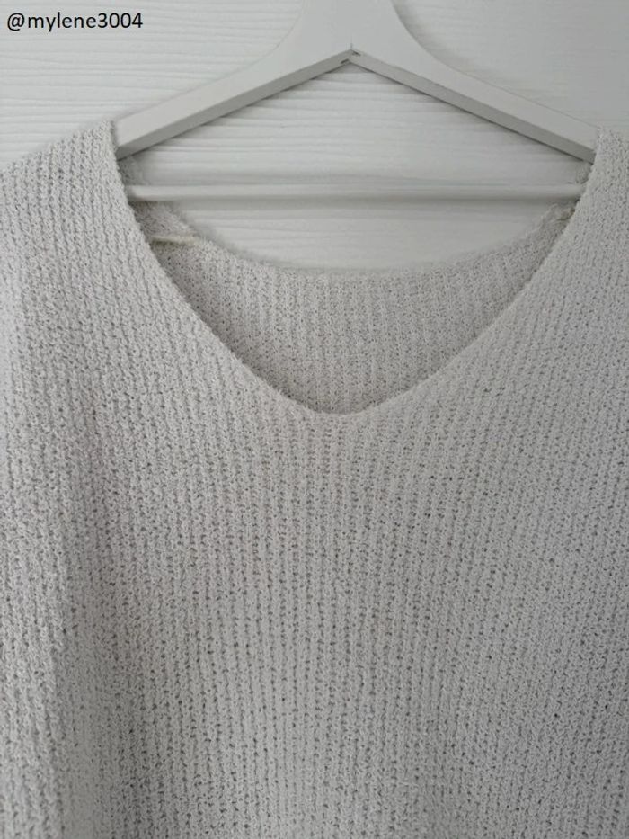 Pull d'hiver en maille blanc uni basique simple col V - photo numéro 3