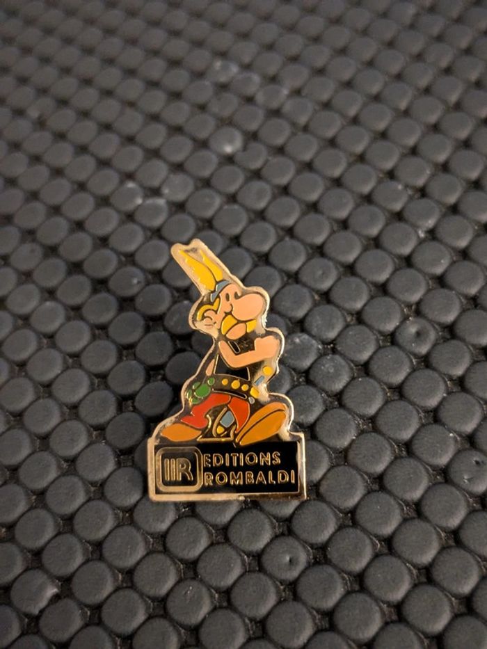 Pin's Astérix Rombaldi série limitée