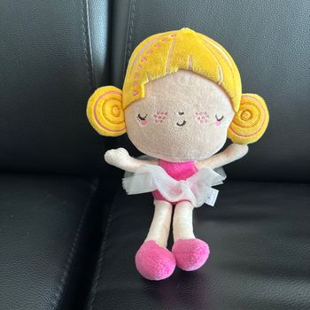 Peluche poupée danseuse