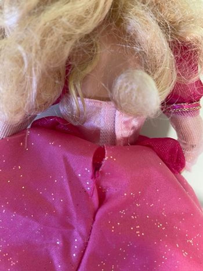 Barbie ballerine les 12 princesses bon état vendu avec piles - photo numéro 4