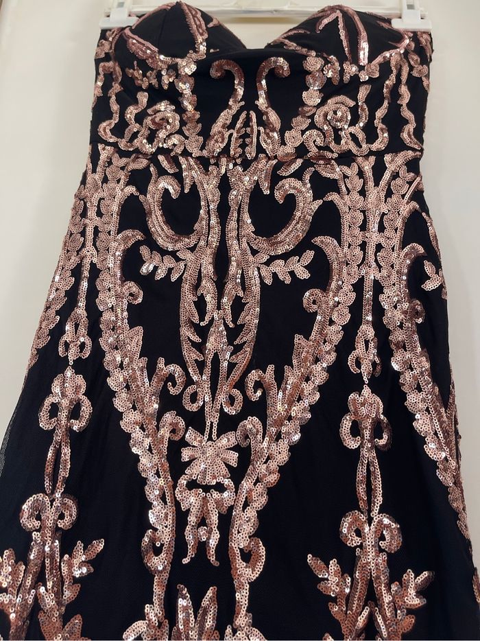 Robe courte noire paillettes dorées – NMODA – Taille M - photo numéro 2