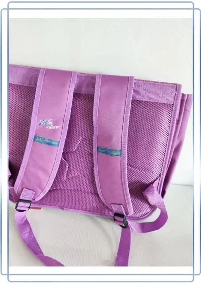 Sac à dos princesse, très bon état 38x32cm - photo numéro 2