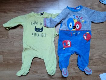 Lot 2 pyjamas velours 3 mois tbe