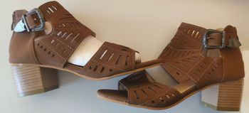 Sandales marron à talon neuves
