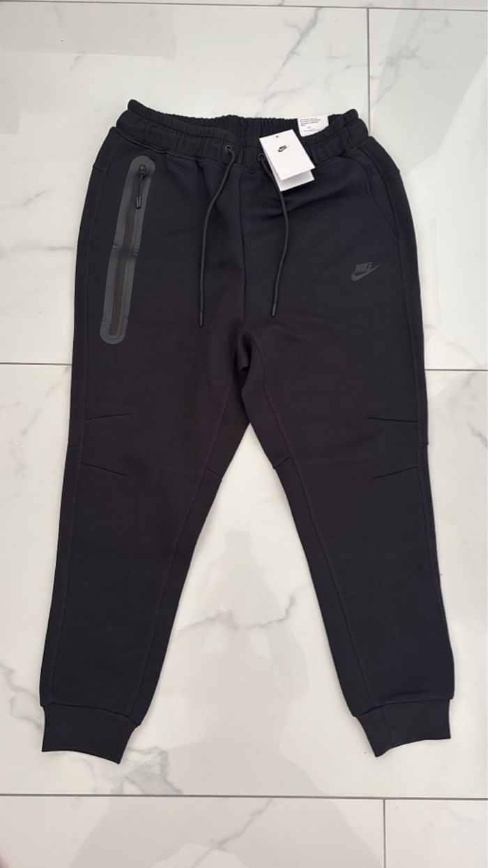 Pantalon Nike tech - photo numéro 1