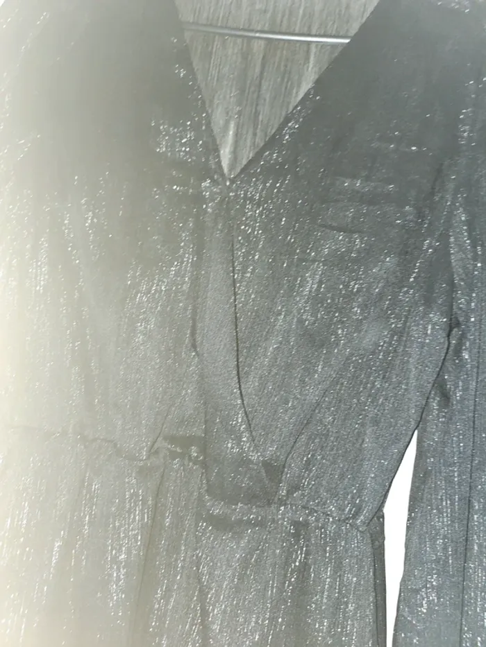 Robe noire brillante - photo numéro 2
