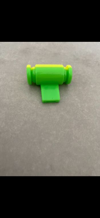 Sifflet vert et jaune