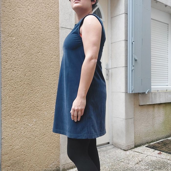Jolie robe velours 38 - photo numéro 3
