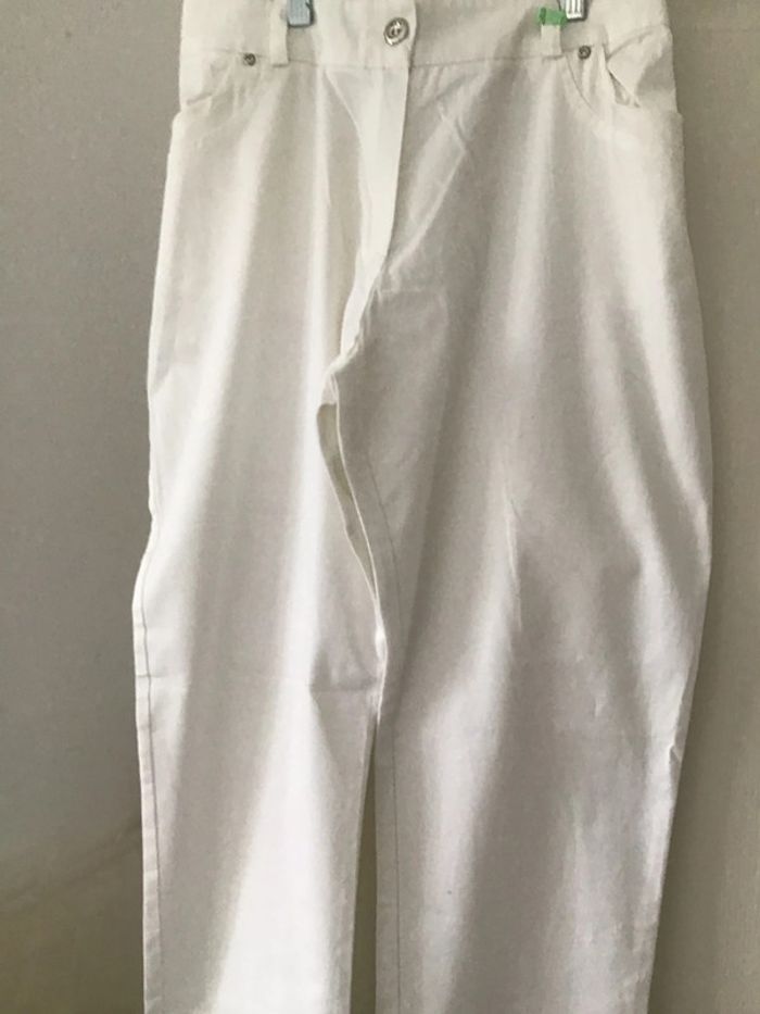 Pantalon blanc idéal pour l’été , taille petit 44 note 50  je liquide une partie du dressing - photo numéro 5