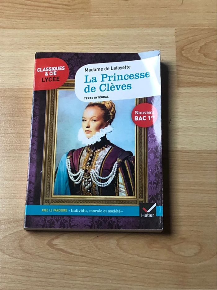 Livre de poche La princesse de Clèves
