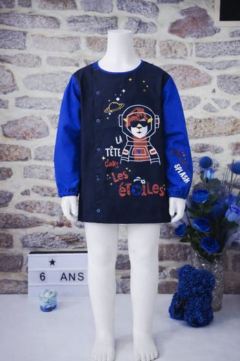 Tablier d écolier bleu marine et multicolore Garçon taille 6/8 ans marque Petit Beguin 🎸