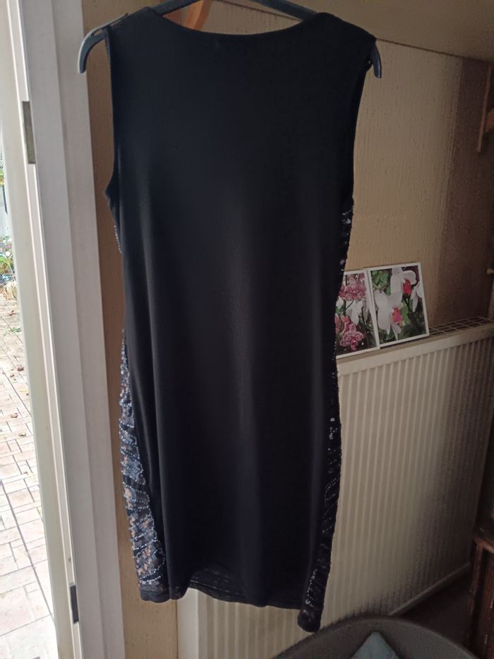 Robe noire pailletée - photo numéro 2
