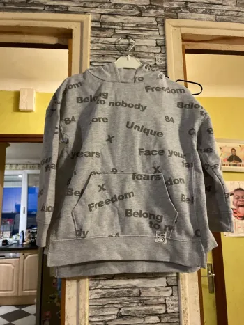 Sweat-shirt capuche garçon Mango 7 ans