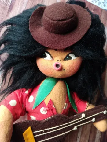 Poupée vintage feutrine muneca doll guitare musicien