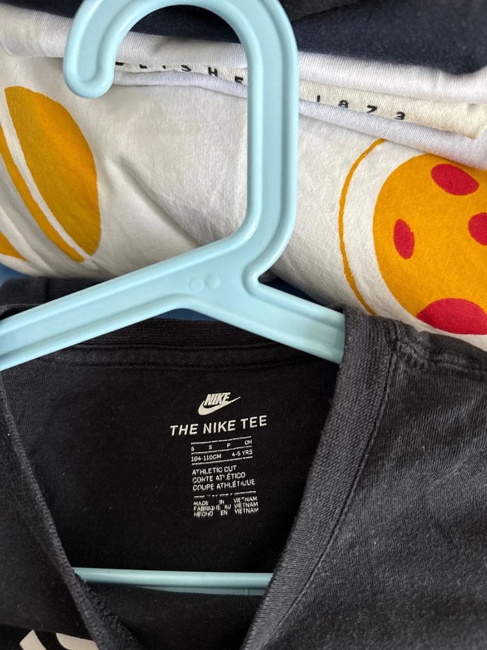 T-shirt Nike 4/5 ans - photo numéro 3