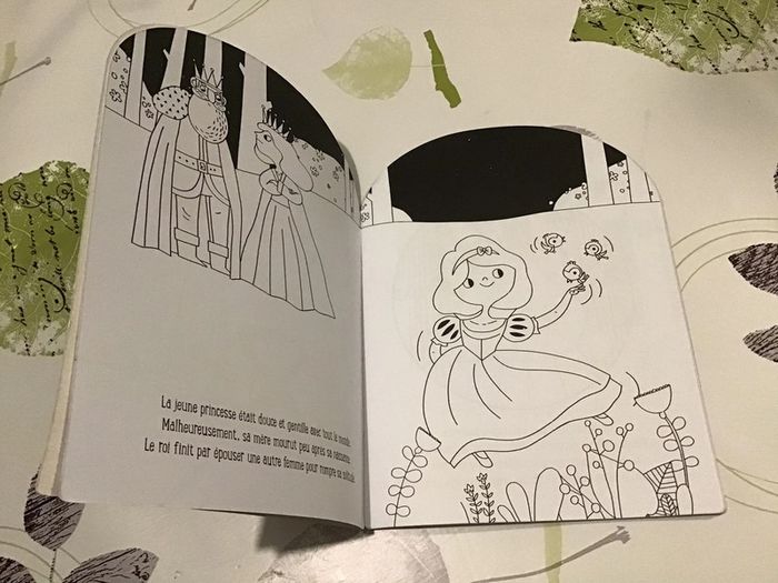 Livre histoire à raconter et décorer avec stickers gommettes Blanche neige - photo numéro 3