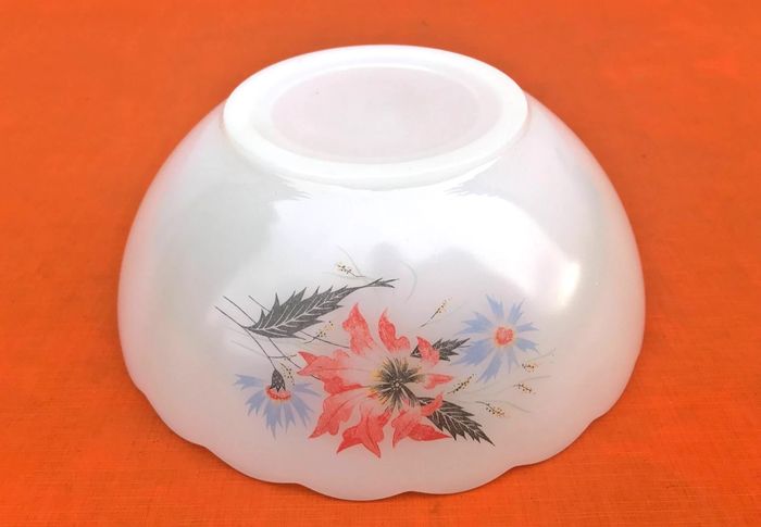 Années 1960  Saladier  Arcopal France Décor fleuri et bords festonnés - photo numéro 5