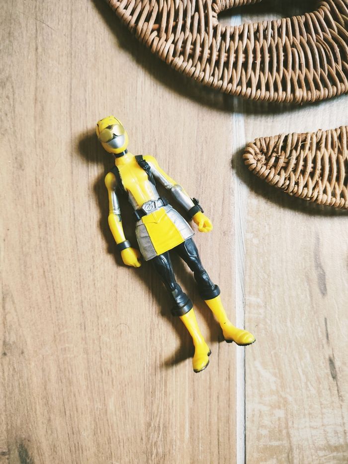 🙅 Power rangers Beast morphers- Figurine du ranger jaune - marque Hasbro