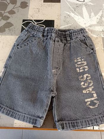Short jean taille 18 mois