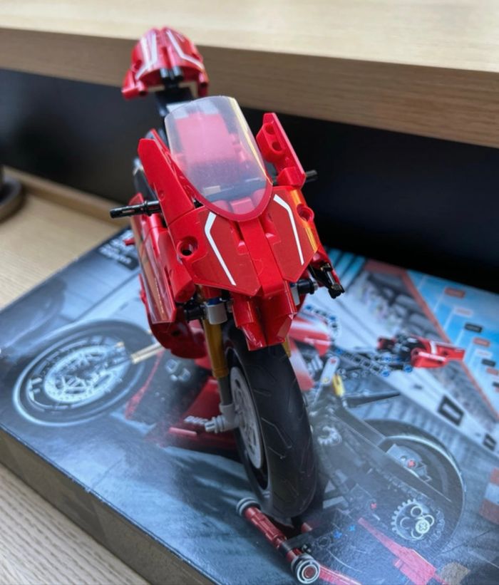 Lego Technic moto ducati - photo numéro 4