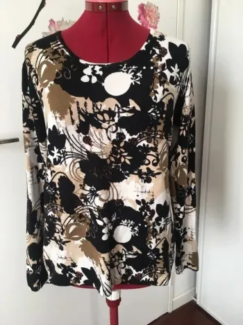 Pull fin et chaud avec strass col rond