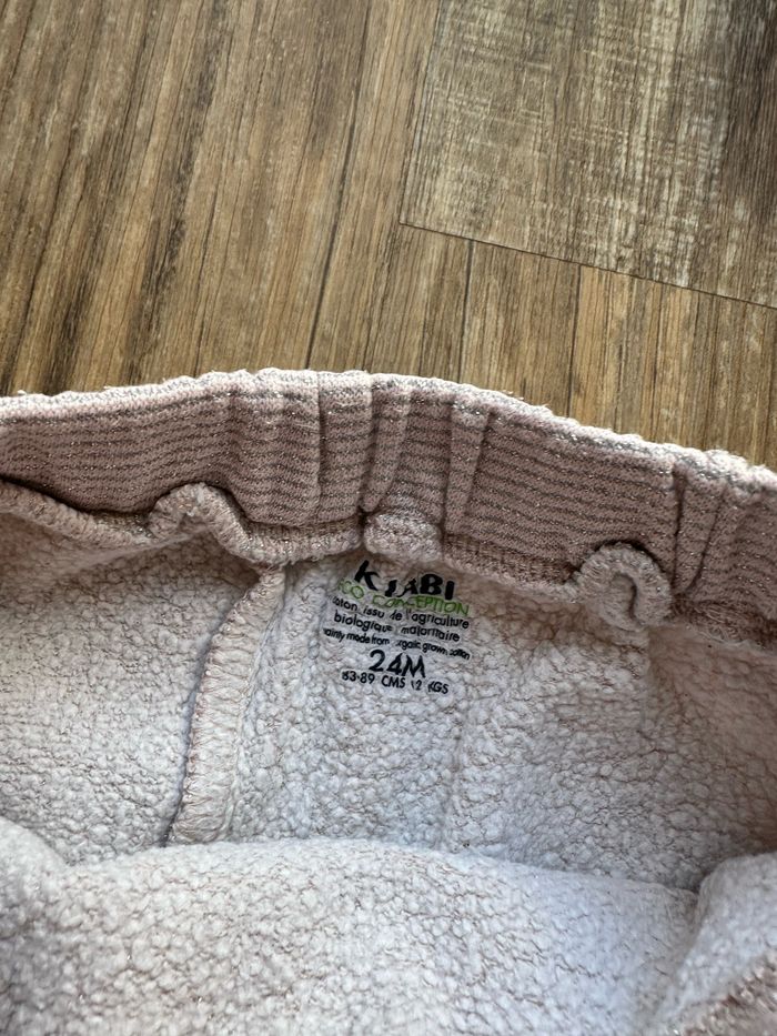 - Pantalon Kiabi - 24 mois - Bon état, tache - photo numéro 2
