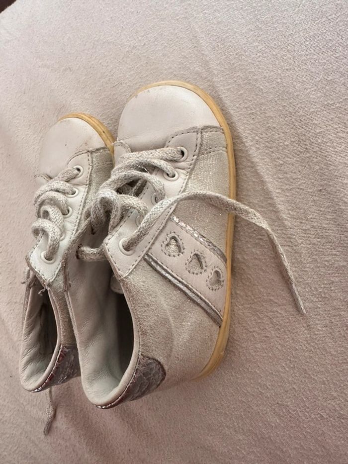 Chaussures en cuir 23
