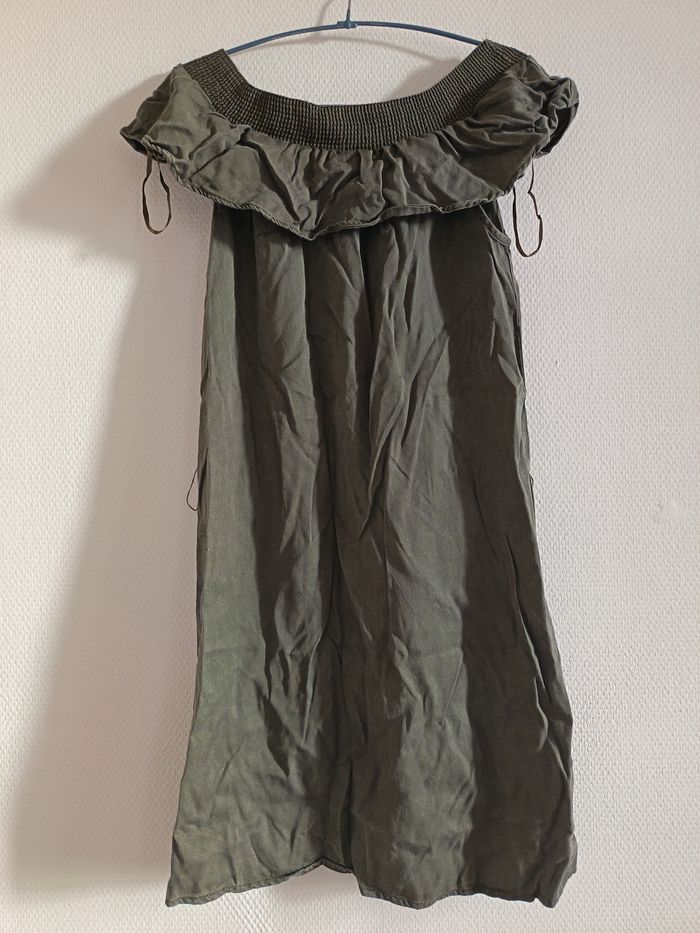 Robe épaules dénudées taille M