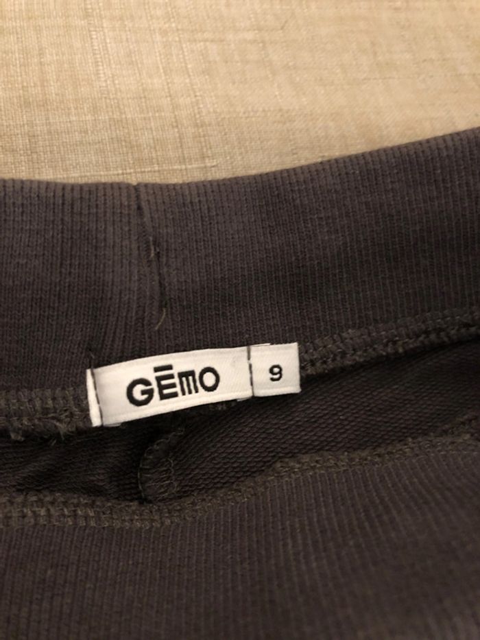 Short gris foncé 9 ans - photo numéro 3