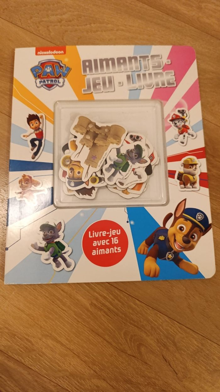 Livre jeu aimants Pat patrouille
