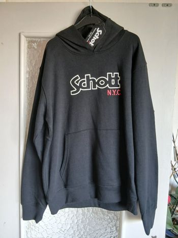 Sweat à capuche Schott neuf taille 14 ans.