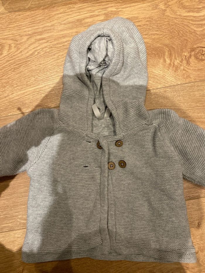 Gilet épais  / veste  1 mois - photo numéro 2
