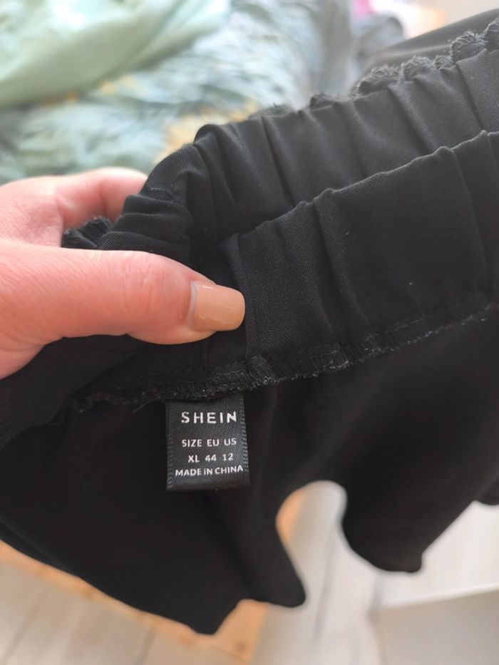 Jupe noir 42 - photo numéro 3