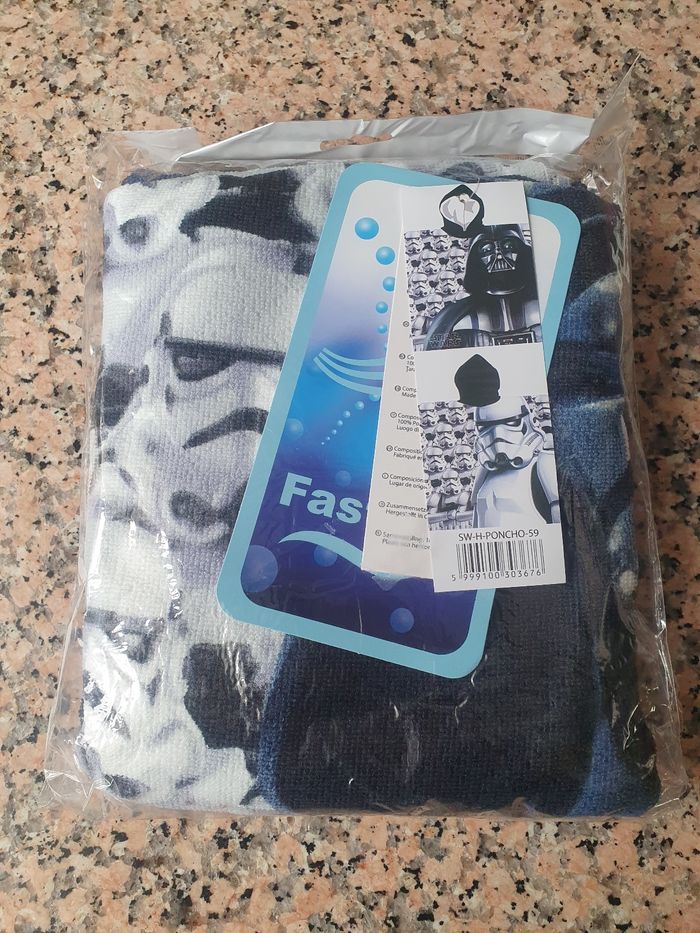 Cape de bain ou poncho de plage stars wars neuf