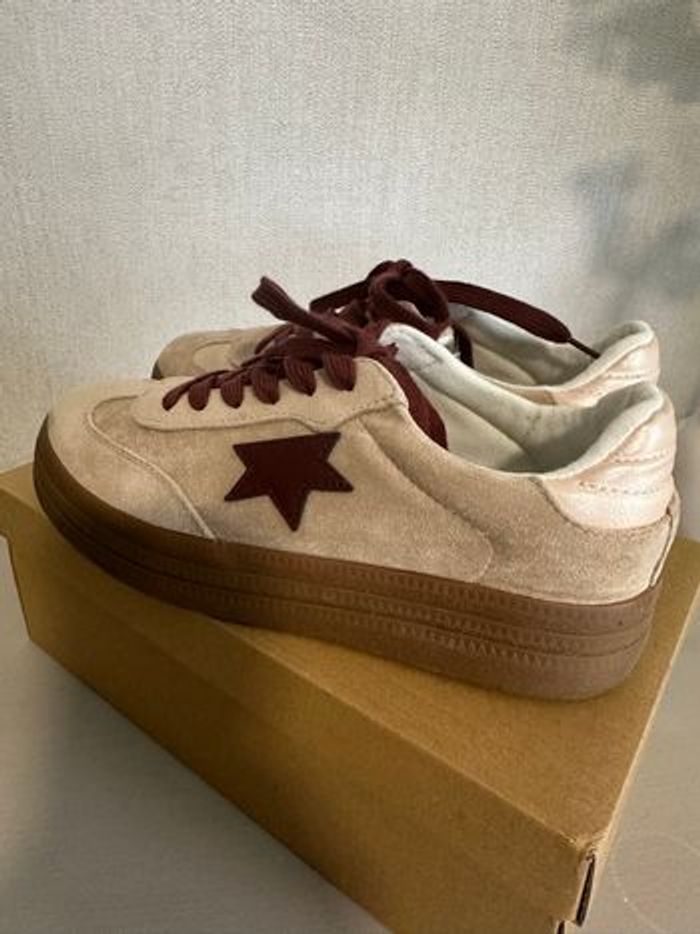 Magnifiques baskets - photo numéro 3