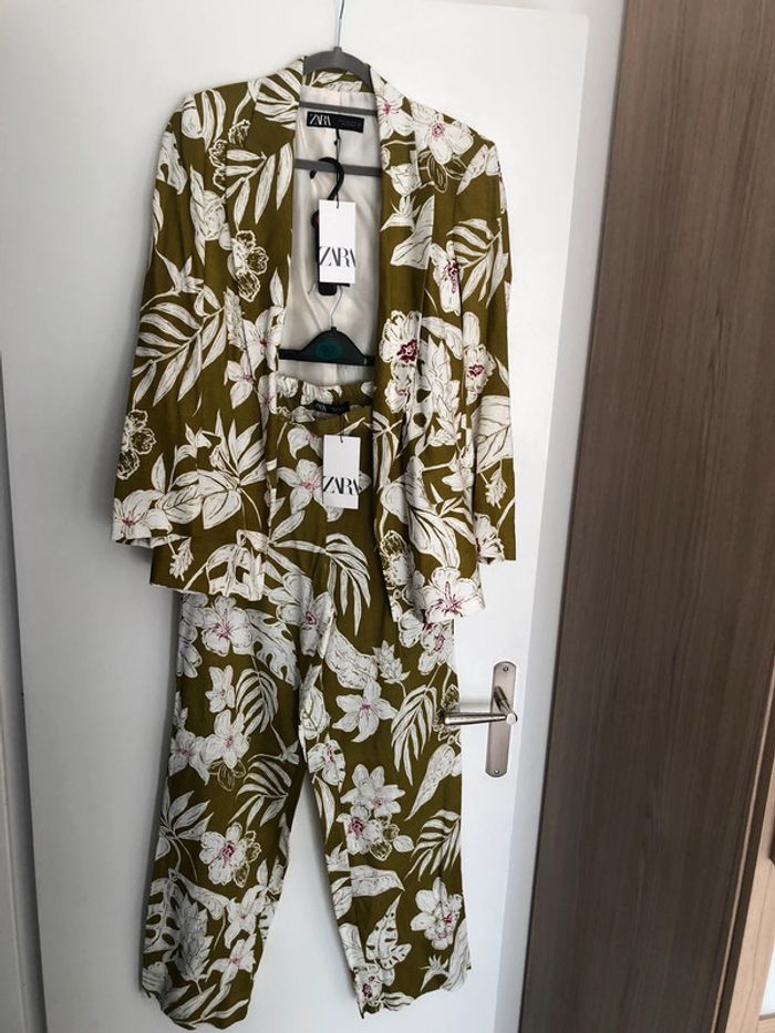 Superbe beau ensemble tailleur lin et viscose  veste blazer + pantalon neuf avec étiquette taille M