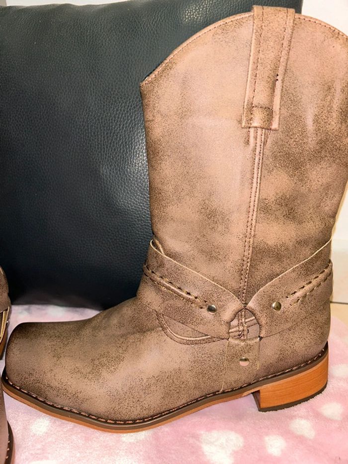 Bottes en cuir taille 37 - photo numéro 3
