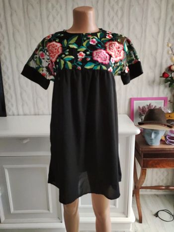 Magnifique blouse brodée