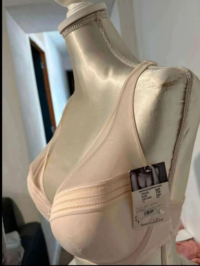 Soutien-gorge - photo numéro 2