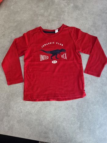 Pull fin garçon manche longue rouge dinosaures T4ans 100% coton TBE okaidi