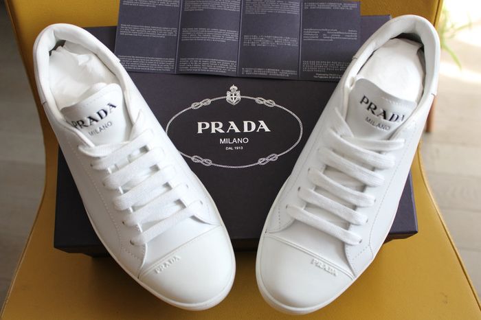 baskets sneakers pour femme de la marque Prada pointure 36 - photo numéro 3