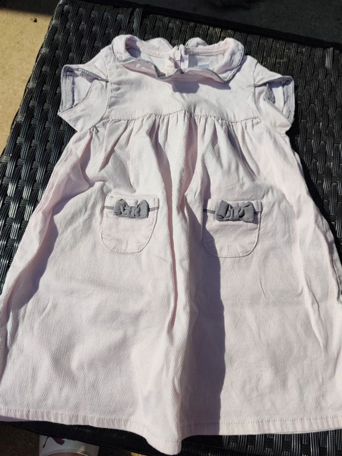 Robe rose pâle
