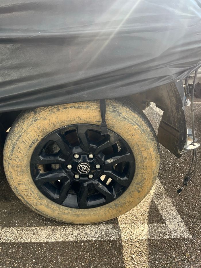 4x4, Toyota 2022 en pièces détachées, les pièces sont en bon état. Toutes les pièces sont disponibles même le montant. - photo numéro 3