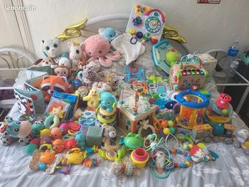 Carton jouets bébé 0-3 ans